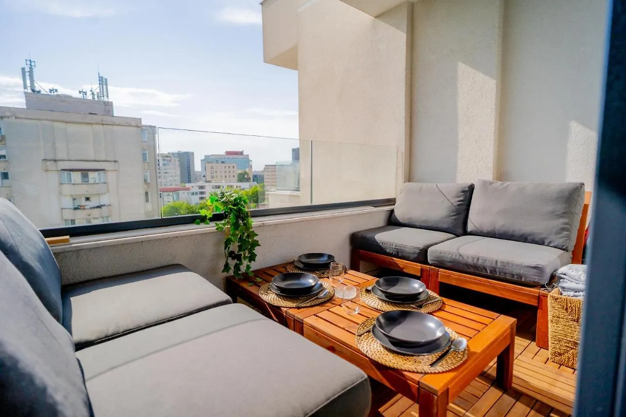 Union Plaza - Balcony Delight In City Center Bucharest Apartment