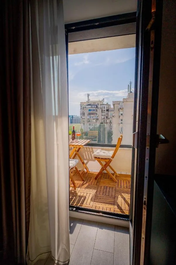 Union Plaza - Balcony Delight In City Center Bucharest Apartment
